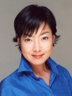 峠恵子　青シャツ